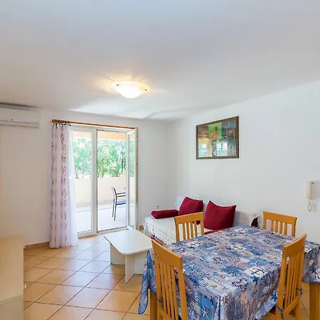 Gaia Apartment *