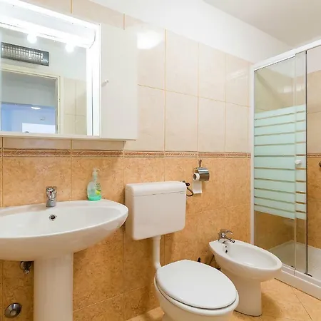 Gaia Apartment *